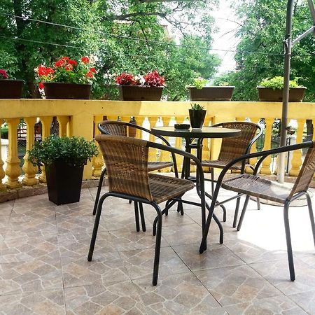 Smestaj Olivera Niska Banja Ngoại thất bức ảnh